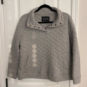 Quilted sweater with pockets and snap detail. Modern Canvas - Large